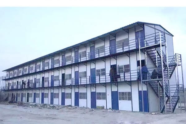 işgücü kampları ve yatakhaneler